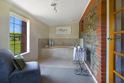 Stonewell Cottages And Vineyards - Accommodation Brisbane 29