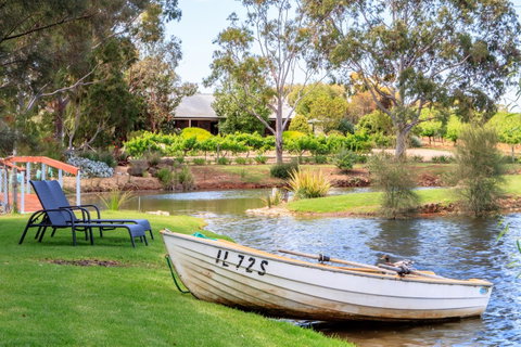 Stonewell Cottages And Vineyards - Accommodation Brisbane 10