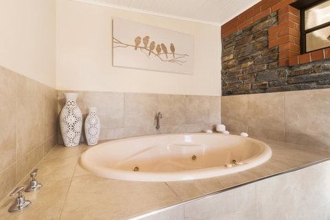 Stonewell Cottages And Vineyards - Accommodation Brisbane 35