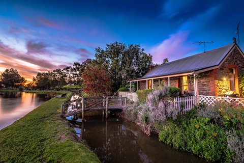 Stonewell Cottages And Vineyards - Accommodation Brisbane 39
