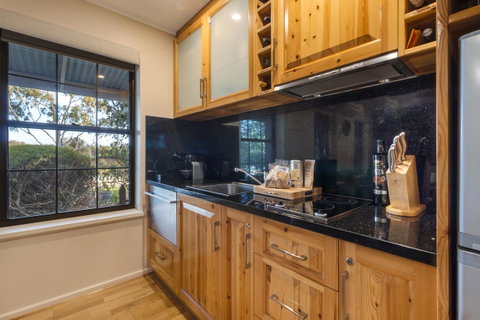 Stonewell Cottages And Vineyards - Accommodation Brisbane 37