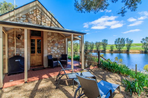 Stonewell Cottages And Vineyards - Accommodation Brisbane 2