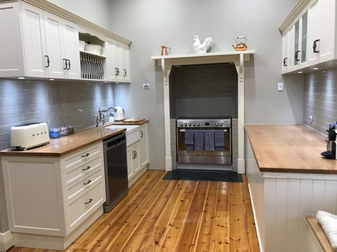 Ambrosia Holiday Home - Accommodation Brisbane 8