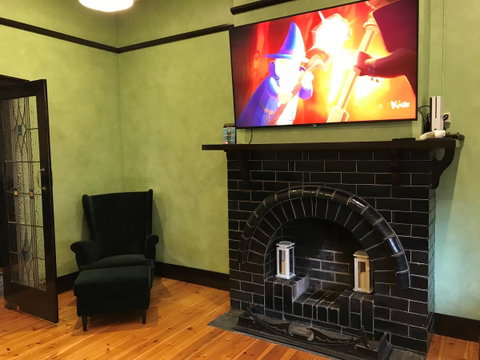 Ambrosia Holiday Home - Accommodation Brisbane 11