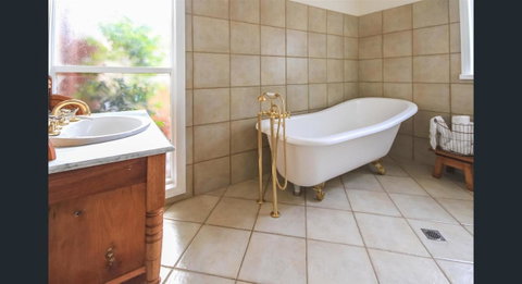 Ambrosia Holiday Home - Accommodation Brisbane 9