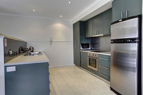 Tasman Beachside Apartment - Accommodation Brisbane 3