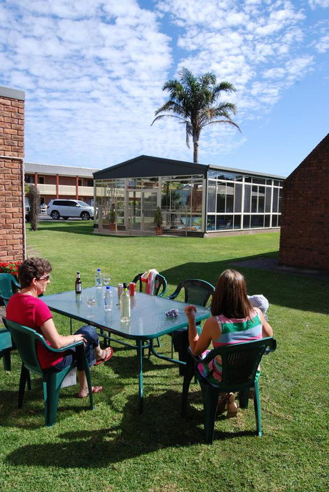 Arkana Motor Inn & Terrace Apartments - Accommodation Brisbane 12