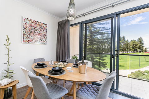Heart Of Glenelg BnB - Accommodation Brisbane 11