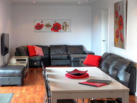 Home On Torrens - Accommodation Brisbane 24