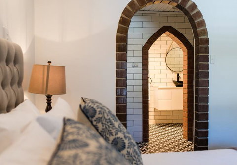 The Manor Basket Range - Accommodation Brisbane 3