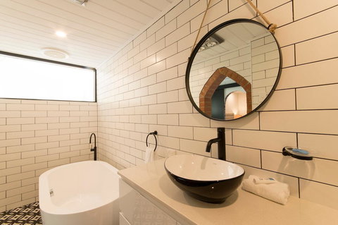 The Manor Basket Range - Accommodation Brisbane 2