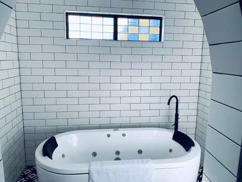 The Manor Basket Range - Accommodation Brisbane 11