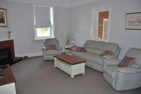 Jacaranda Cottage - Accommodation Brisbane 6
