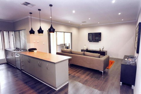 Casavino Luxury Villa - Accommodation Brisbane 35