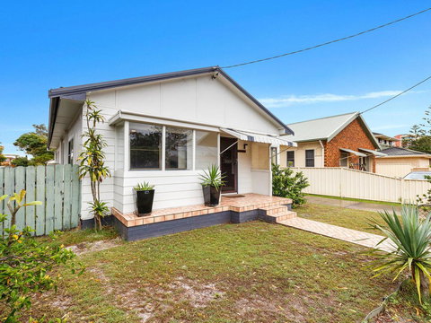 Wyvern - Accommodation Brisbane 0