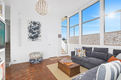 Beachfront Bliss - Accommodation Brisbane 8