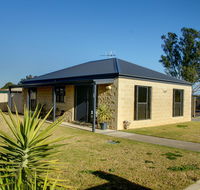 DBJ Holiday Units - Accommodation Brisbane