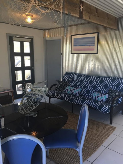 SHAKIN' SHACK - Accommodation Brisbane 13