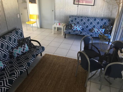 SHAKIN' SHACK - Accommodation Brisbane 11