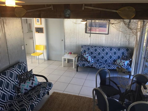 SHAKIN' SHACK - Accommodation Brisbane 9