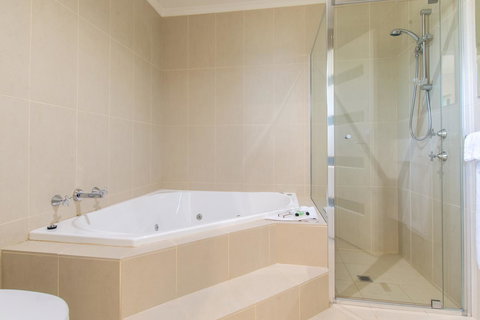 Mick O\'Sheas - Accommodation Brisbane 22