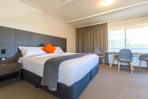 Mick O\'Sheas - Accommodation Brisbane 0