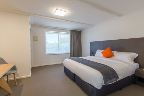 Mick O\'Sheas - Accommodation Brisbane 9