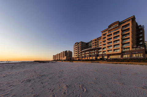 Apartments @ 16 Holdfast - Accommodation Brisbane 6