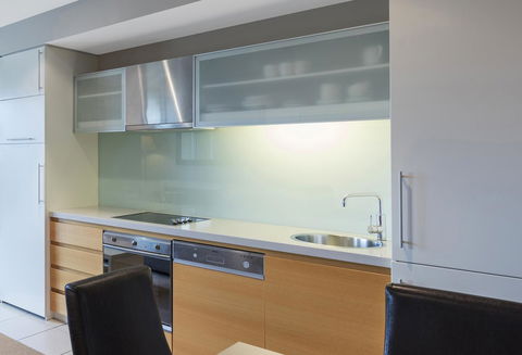 Apartments @ 16 Holdfast - Accommodation Brisbane 12