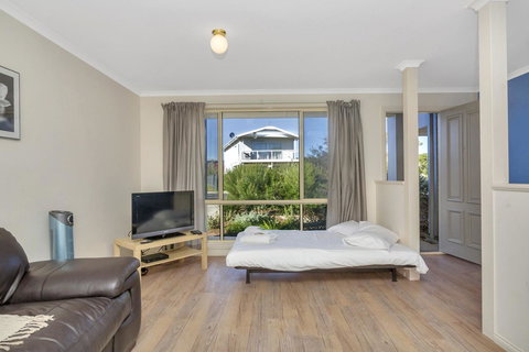The Lighthouse - Port Willunga - C21 SouthCoast Holidays - Accommodation Brisbane 9