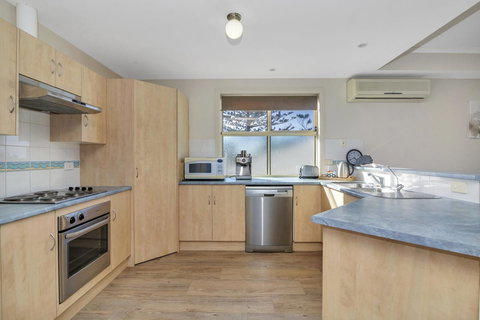 The Lighthouse - Port Willunga - C21 SouthCoast Holidays - Accommodation Brisbane 6