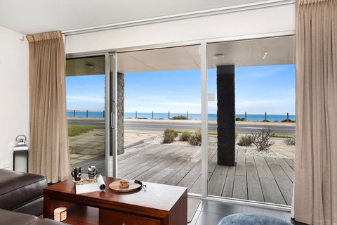 Esplanade Escape - Accommodation Brisbane 29