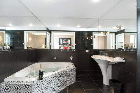 Esplanade Escape - Accommodation Brisbane 34