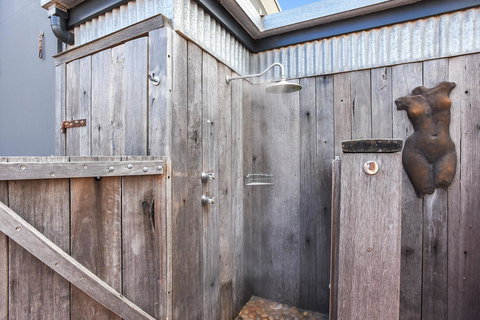 Esplanade Escape - Accommodation Brisbane 8