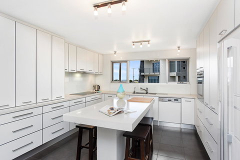 Esplanade Escape - Accommodation Brisbane 36