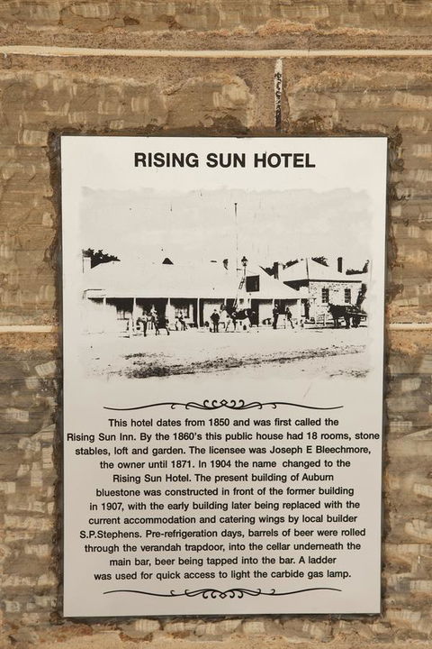 The Rising Sun Hotel - Accommodation Brisbane 3