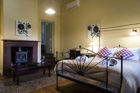 The Rising Sun Hotel - Accommodation Brisbane 11