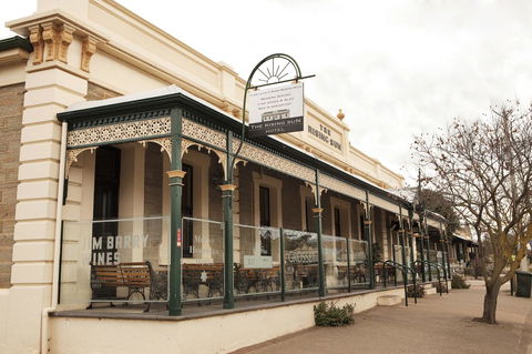 The Rising Sun Hotel - Accommodation Brisbane 10