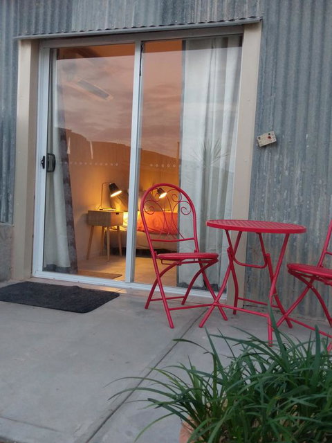 Desert Gum Retreat Gough St - Accommodation Brisbane 0