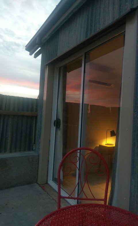 Desert Gum Retreat Gough St - Accommodation Brisbane 21