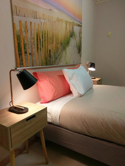 Desert Gum Retreat Gough St - Accommodation Brisbane 15