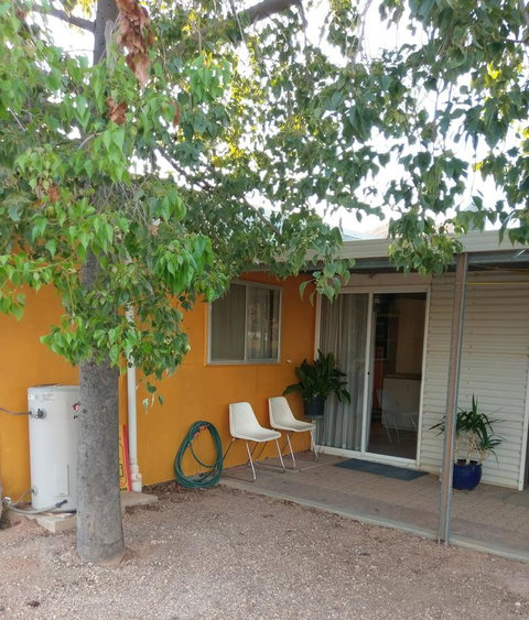 Desert Gum Retreat Gough St - Accommodation Brisbane 24