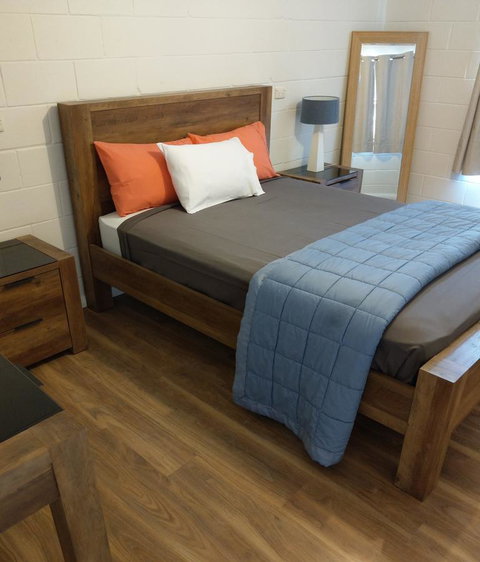 Desert Gum Retreat Gough St - Accommodation Brisbane 10