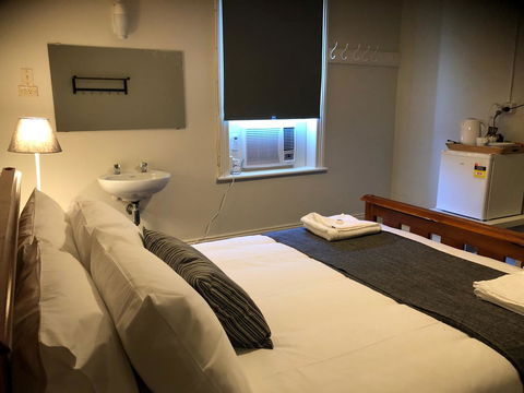 Cornwall Hotel - Accommodation Brisbane 16