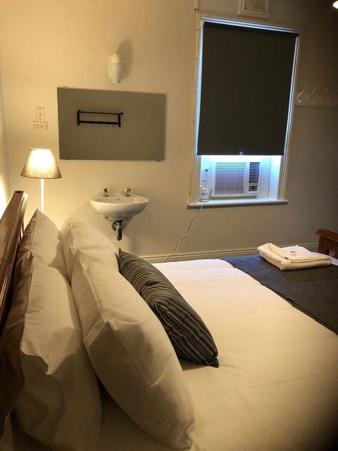 Cornwall Hotel - Accommodation Brisbane 5