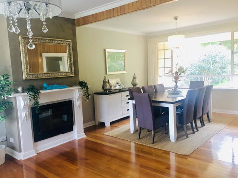 Stunning House With Beautiful Entertainment Area!! - Accommodation Brisbane 4