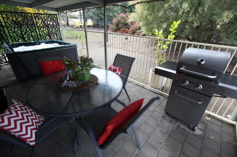One Tree Bed And Breakfast - Accommodation Brisbane 3