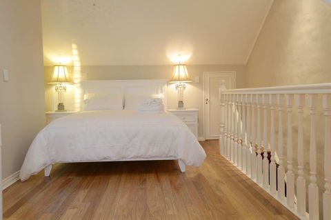 Stunning Terrace In Centennial Park - Accommodation Brisbane 11