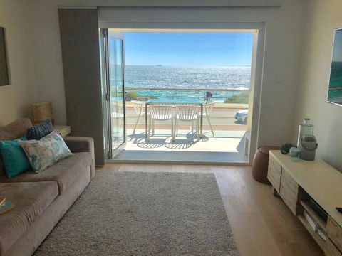 Cottesloe Beachfront Ocean View Apartment - Accommodation Brisbane 0