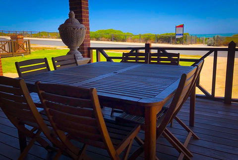 The Compass Beach House - Accommodation Brisbane 1